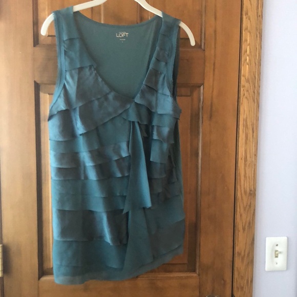 Loft size large layered top - Picture 1 of 6